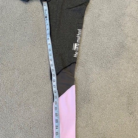 THE BAR METHOD LEGGINGS SMALL, BONUS SOCKS! - Picture 4 of 8